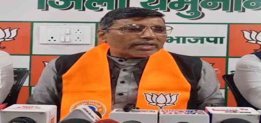
									‘टूटे हुए रथ पर लचर मचर घोड़े कहां तक काम करेंगे’ बृजेंद्र की यात्रा को लेकर कांग्रेस पर महिपाल ढांडा ने कसा तंज