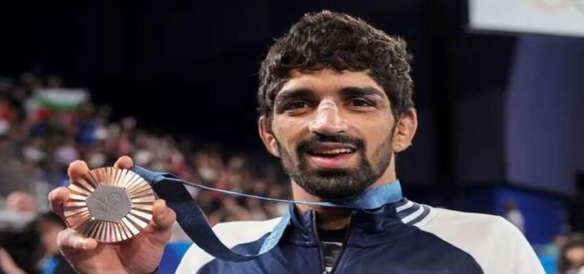 
							पेरिस ओलंपिक के हीरो की राह में बाधा, WFI ने इस वजह से अमन सेहरावत पर लगाया एक साल का बैन