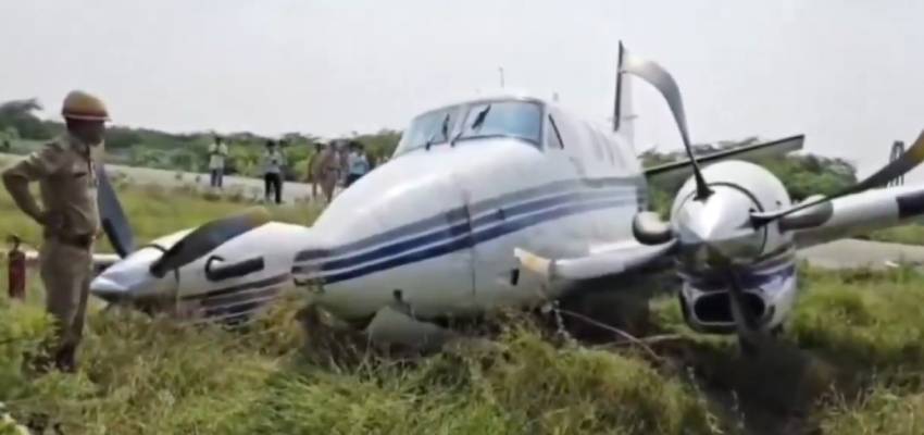 UP के फर्रुखाबाद में प्राइवेट एयरक्राफ्ट क्रैश, उड़ान भरने के बाद झाड़ियों में गिरा; कोई हताहत नहीं