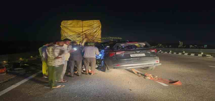 HARYANA NEWS: रोहतक में दर्दनाक सड़क हादसा, कार और ट्रक की टक्कर में तीन लोगों की मौत