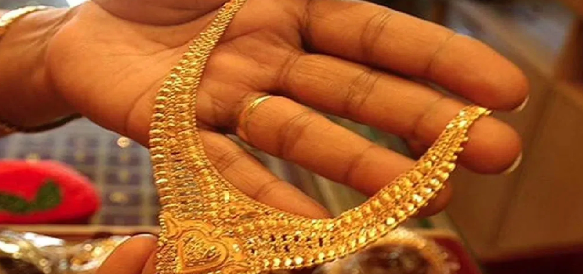 धनतेरस से पहले सोने के दाम में आया उछाल, चांदी हुई सस्ती; जानें रेट