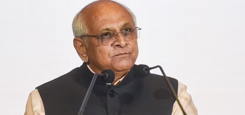 गुजरात में सियासी हलचल, CM को छोड़ पूरी कैबिनेट ने सौंपा इस्तीफा;बैठक के बाद लिया गया फैसला