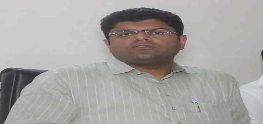 
							‘गुजरात की तर्ज पर हरियाणा में फेरबदल हो', सैनी सरकार पर जमकर बरसे दुष्यंत चौटाला