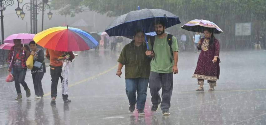 दिवाली पर भी बरसेंगे बादल? IMD ने गुजरात-महाराष्ट्र समेत 9 राज्यों का बताया हाल, जानें दिल्ली का मौसम