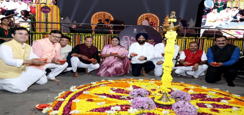 
							फिर जगमगाई दिल्ली! आजादी के बाद पहली बार कर्तव्य पथ पर मना दीपोत्सव, CM रेखा गुप्ता के नेतृत्व में हुआ आयोजन