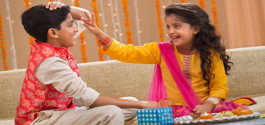 
									Bhai Dooj 2025: कब मनाया जाएगा भाई दूज का त्योहार? नोट कर लें सही तारीख और तिलक का शुभ मुहूर्त
