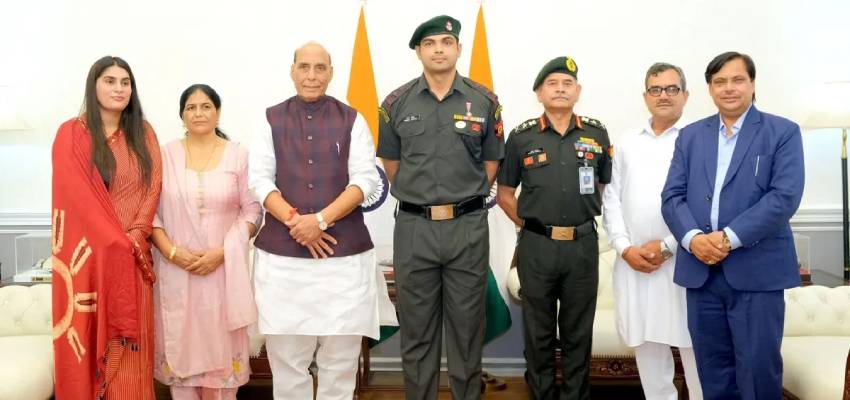 भारतीय सेना में लेफ्टिनेंट कर्नल बने नीरज चोपड़ा, राजनाथ सिंह और थल सेना प्रमुख ने दी मानद उपाधि