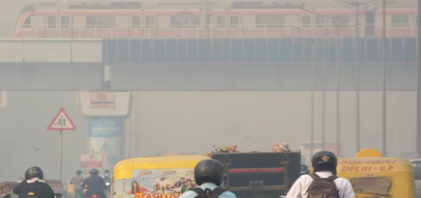 दिल्ली में सांस लेना हुआ मुश्किल...आनंद विहार में AQI 430, कई इलाकों में छाया घना स्मॉग