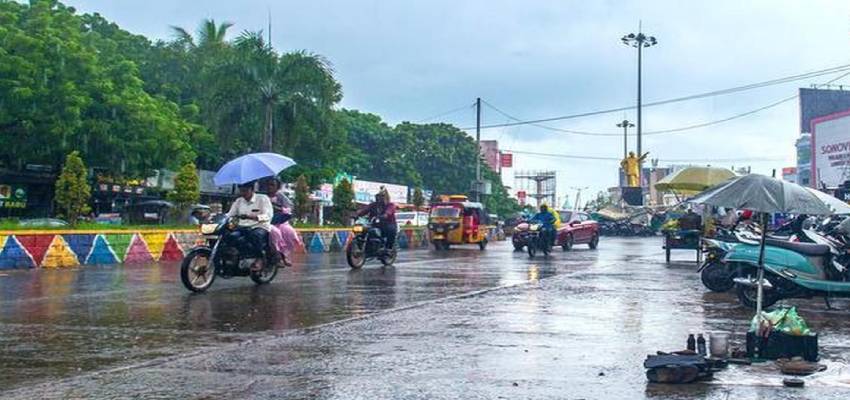 इन राज्यों में मंडरा रहा चक्रवाती तूफान मोंथा, सरकारी कर्मचारियों की छुट्टी रद्द; अलर्ट मोड पर सेना