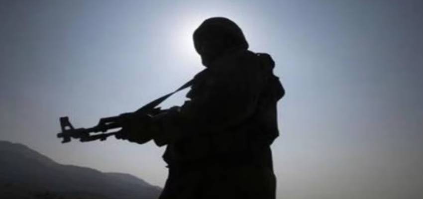 
							पाक-अफगान सीमा पर सैन्य कार्रवाई, 4 आत्मघाती हमलावरों समेत 25 आतंकी मारे गए; गोला-बारूद बरामद
