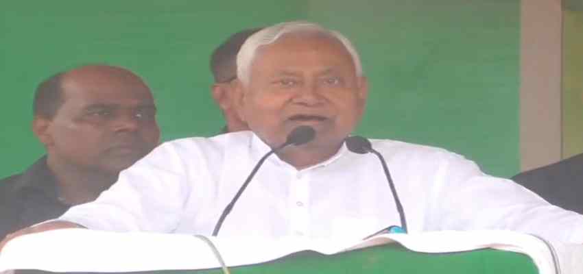 Bihar Assembly Elections 2025:‘लैंड फॉर जॉब की कहानी क्या थी’ सीएम नीतीश कुमार ने छह बार लालू परिवार पर तीखा हमला