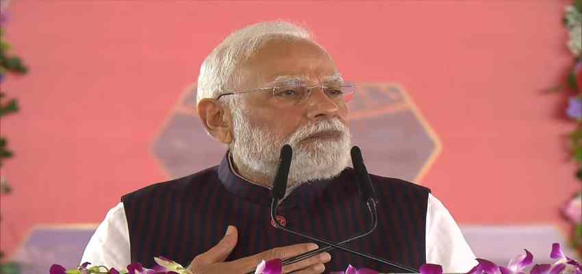 ‘भारत आज नक्सलवाद और माओवादी आतंक को भी समाप्त करने की तरफ बढ़ रहा है’  छत्तीसगढ़ में बोले पीएम मोदी