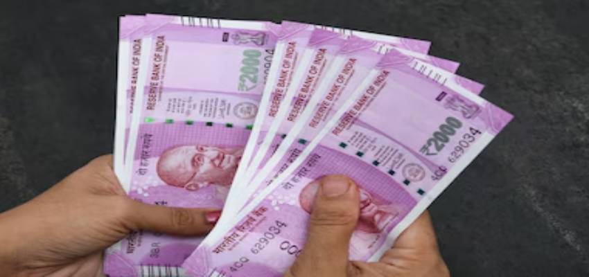 'अब भी 5817 करोड़ के गुलाबी नोट बाजारों में...', RBI की रिपोर्ट से खुला ₹2000 के नोटों का राज