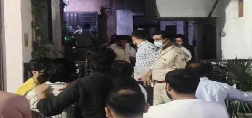Delhi News: रोहिणी में एक व्यक्ति की हत्या, बाथरूम से मिला खून से लथपथ शव
