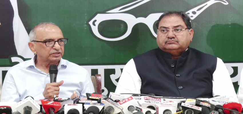 
							Haryana News: इनेलो में शामिल हुए संपत सिंह, ‘...सबसे लंबा संघर्ष किया- अभय चौटाला