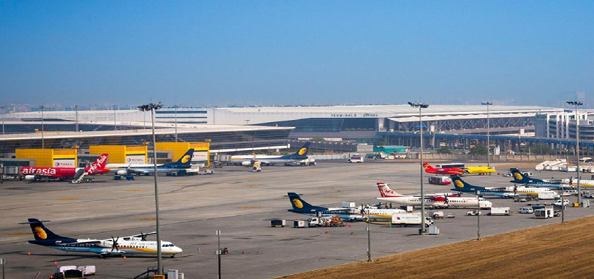 दिल्ली के IGI एयरपोर्ट पर कई विमानों के संचालन हुई देरी, घंटों करना पड़ा यात्रियों को इंतजार