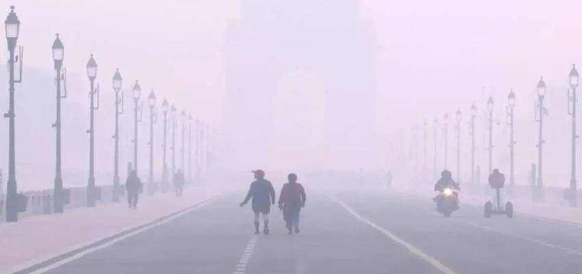 Weather Update: Delhi-NCR में सांस लेना हुआ मुश्किल, स्मॉग और ठंड ने बढ़ाई दिक्कतें; IMD ने दी चेतावनी