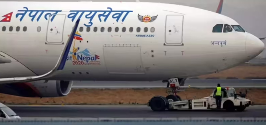 
							दिल्ली के बाद अब काठमांडू एयरपोर्ट पर रुकी सभी उड़ानें! घरेलू और अंतरराष्ट्रीय फ्लाइट्स ठप