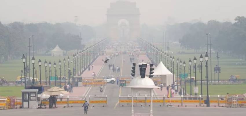 Weather Update: दिल्ली पर छाई स्मॉग की चादर...ज़हरीली हवा में फंसी सांसें, जानें आज का मौसम अपडेट