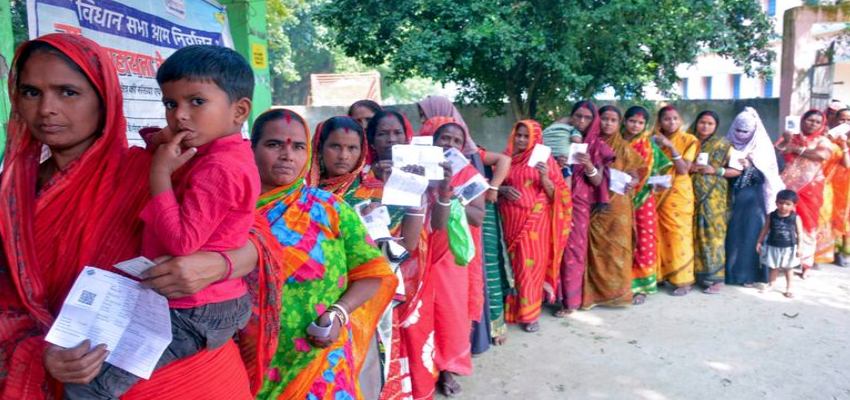 सिर्फ क्रिकेट ही नहीं, वोटिंग में भी महिलाओं ने पुरुषों को छोड़ा पीछे; रिकॉर्ड मतदान से दिखाया सशक्त लोकतंत्र