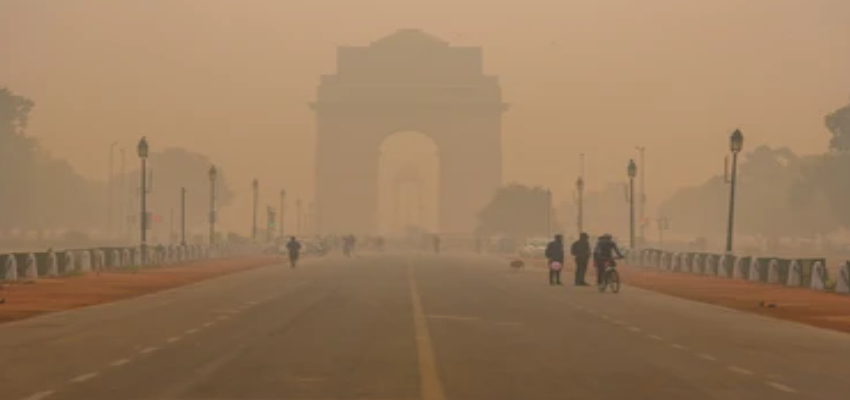 जहर बनी दिल्ली की हवा… घने स्मॉग में गायब हुआ इंडिया गेट, कई इलाकों में AQI 350 के पार