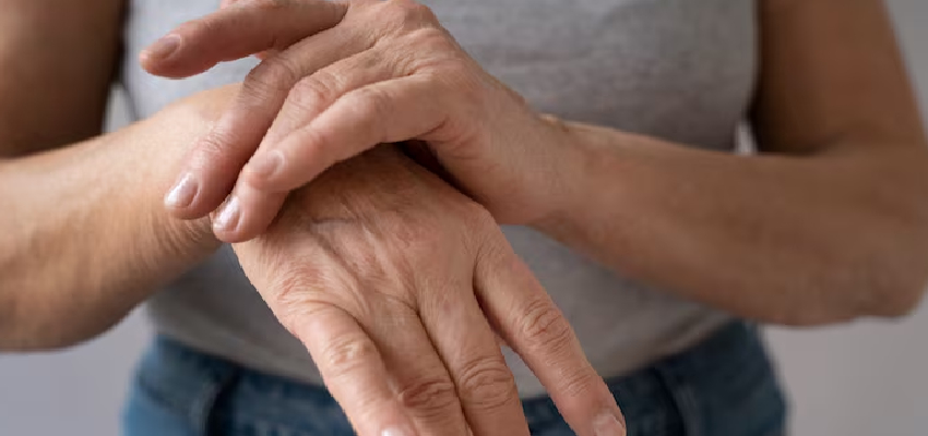 सर्दी के मौसम हाथ-पैरों की उंगलियां में बढ़ जाती है सुजन? तो आज से शुरू कर दे देखभाल