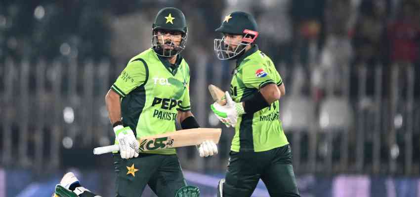 गुस्से में पाकिस्तान के स्टार बल्लेबाज ने की शर्मनाक हरकत, ICC ने लिया सख्त एक्शन