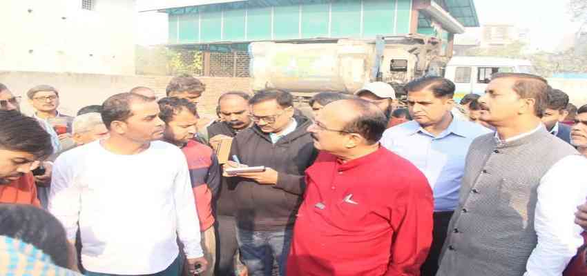 Delhi News:  कैबिनेट मंत्री आशीष सूद ने आम आदमी पार्टी पर साधा निशाना, कहा- पिछले 10 वर्षों में कूड़ा माफिया और ठेकेदारों के बीच में साथ-गांठ होने के कारण...