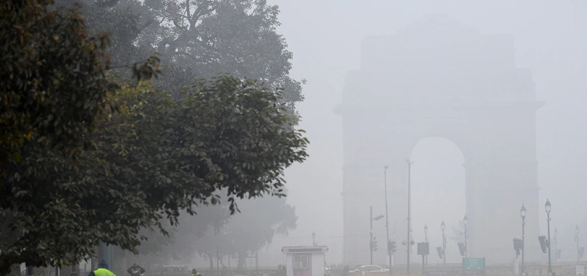 weather Update: ठंड–स्मॉग की डबल मार! दिल्ली-NCR में खिलेगी की धूप लेकिन बढ़ी ठिठुरन, AQI फिर ‘बहुत खराब’
