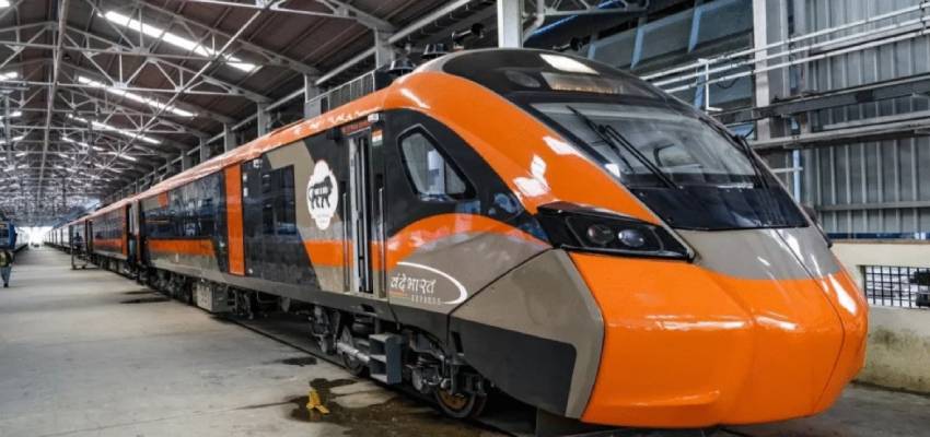 इंतजार हुआ खत्म! इस दिन से शुरु होगी देश की पहली वंदे भारत स्लीपर ट्रेन, रेलमंत्री ने किया ऐलान