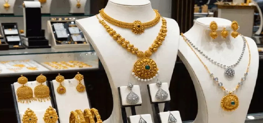 Gold Rate: सोना-चांदी के दाम में उतार-चढ़ाव, जानें कितना सस्ता हुआ गोल्ड