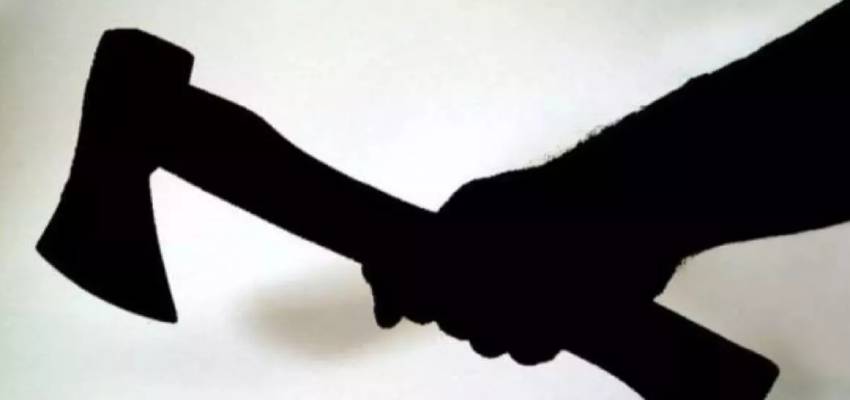 
									मानव बलि या कहानी कुछ और! पूजा के बहाने मां की खौफनाक साजिश , बेटी पर किया कुल्हाड़ी से हमला