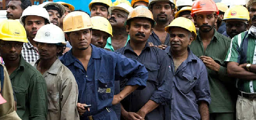 New Labour Codes: केंद्र सरकार ने लिया बड़ा फैसला, देश में 4 नए लेबर कोड हुए लागू