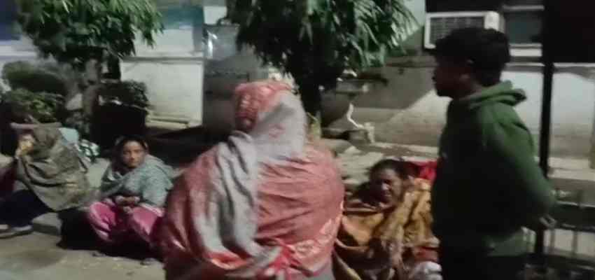 Delhi News: राजधानी दिल्ली में जेल के बाहर चली ताबड़तोड़ गोलियां, बदमाशों ने एक युवक को मारी गोली