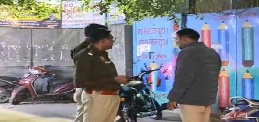 Delhi News: सीलमपुर में 10वीं कक्षा के छात्र ने दूसरे छात्र पर किया चाकू से हमला, इलाके में मची अफरा-तफरी
