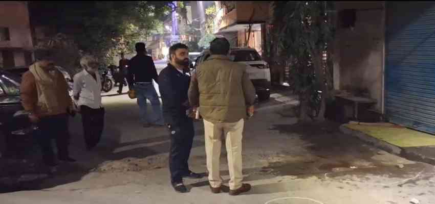 
									दिल्ली में आधी रात को चली ताबड़तोड़ गोलियां,  बेटे का जन्मदिन मनाने की तैयारी कर रहा एक व्यक्ति की हत्या