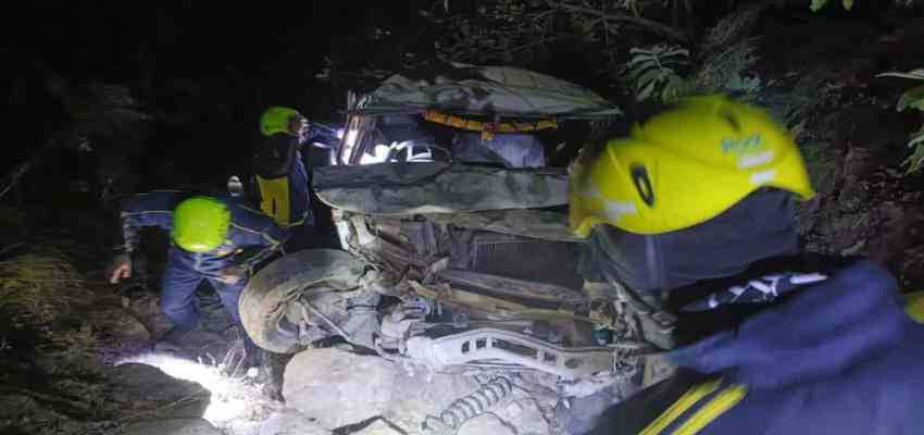 चंपावत में मातम में बदली शादी की खुशियां, 200 मी गहरी खाई में गिरी कार, मां-बेटे समेत पांच की मौत