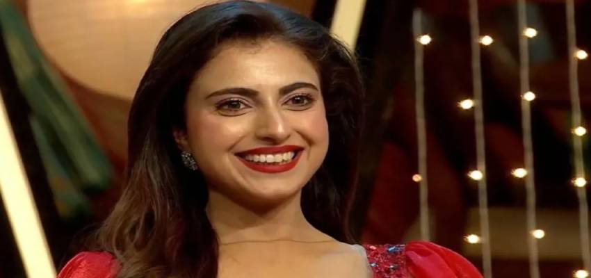 पूरे सीजन फरहाना भट्ट ने किया हंगामा, फिर भी बिग बॉस 19 की ट्रॉफी हाथ से फिसली