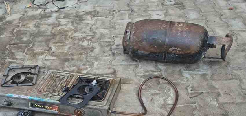 Haryana News: नरवाना में गैस सिलेंडर फटा,  मकान में लगी भीषण आग; लाखों का नुकसान