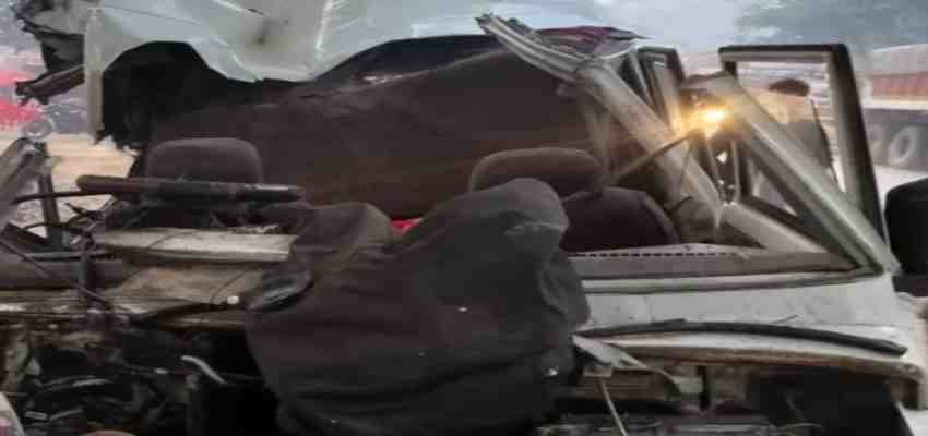 Ayodhya Road Accident: हादसे का शिकार हुई अयोध्या आ रहे श्रद्धालुओं से भारी कार, 3 की मौत, 11 घायल