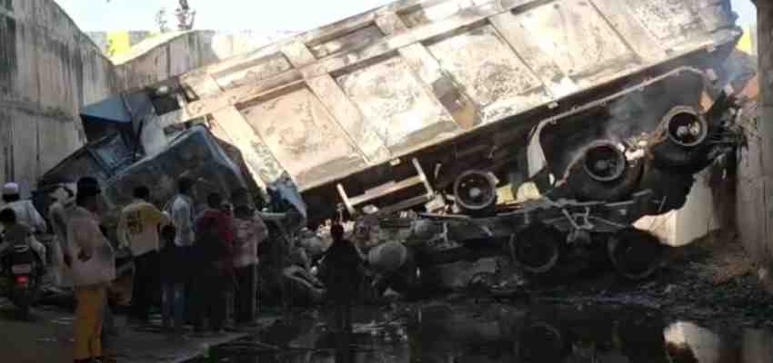 Haryana News: नूंह में भीषण हादसा, तेज रफ्तार डंपर एक्सप्रेसवे पर बनी पुलिया से टकराई, दो लोगों की दर्दनाक मौत