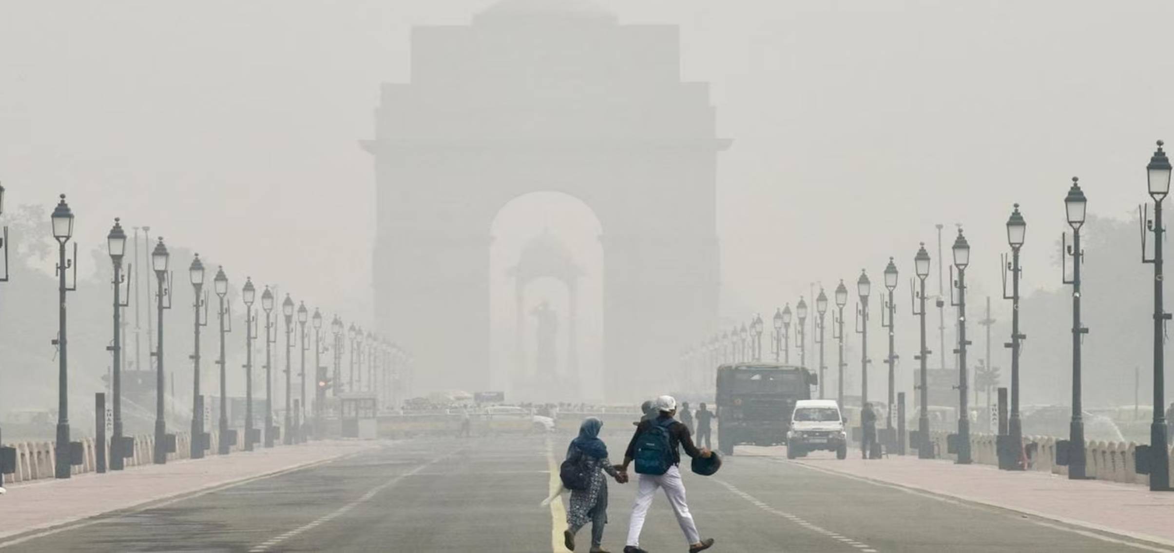 दिल्ली में जहरीली हवा की फिर हुई वापसी, AQI 400 पार; CAQM ने तुरंत लागू किया GRAP-3