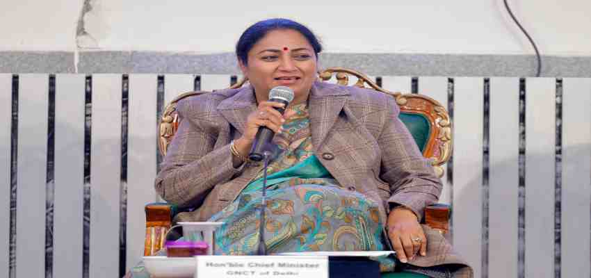 सीएम रेखा गुप्ता ने पीएम केयर्स फॉर चिल्ड्रन योजना के बच्चों से किया संवाद, कहा- सरकार इन बच्चों को लाभार्थी नहीं, परिवार का सदस्य मानती है