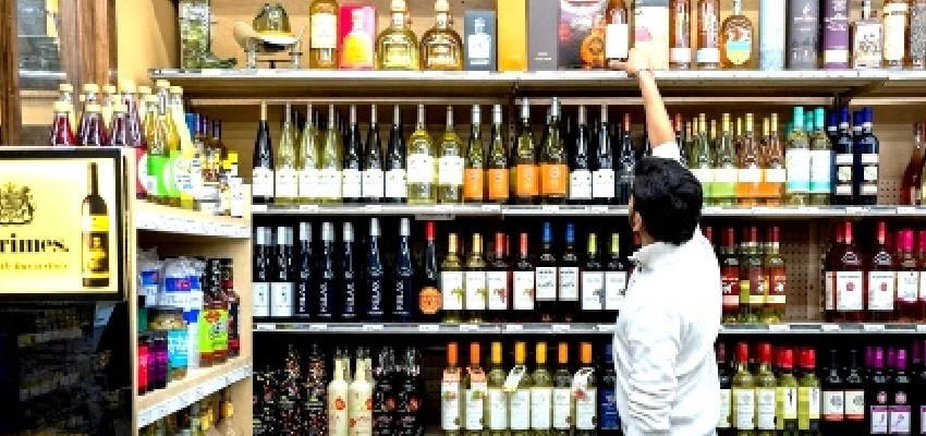 यूपी में आबकारी नीति में होगा बड़ा बदलाव, इस दिन से महंगी मिलेगी शराब!