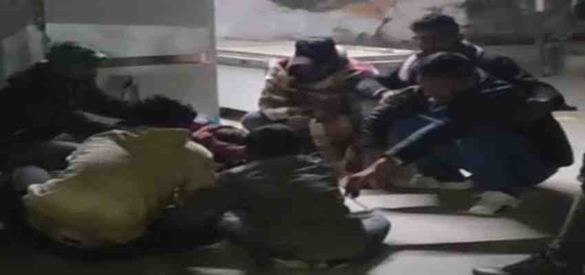 
							बिहार में बेखौफ बदमाश! भागलपुर में घात लगाए बैठे अपराधियों ने एक युवक की गोली मारकर की हत्या