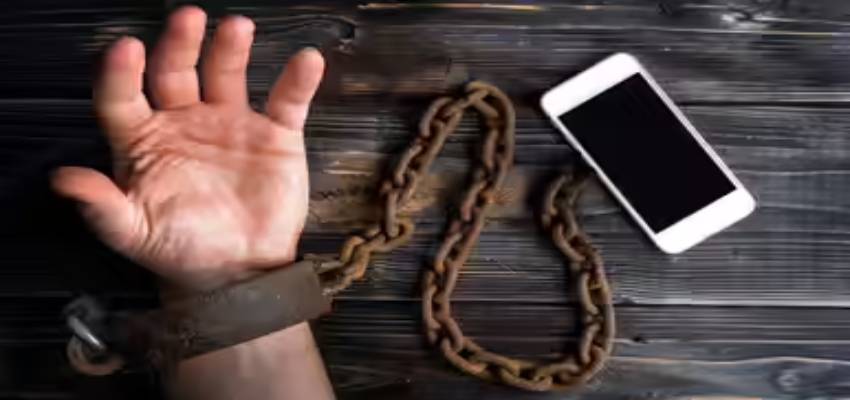 शाम 7 बजे बजता सायरन और डिजिटल गैजेट्स पर लग जाता ताला, भारत के इस गांव का अजीब-सा नियम