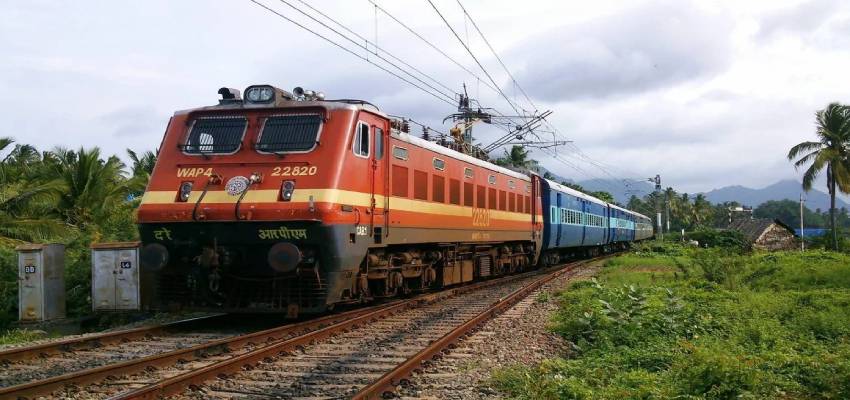 फेस्टिव-पीक सीजन में रेलवे का मेगा प्लान सफल, 2025 में चलीं 43,000+ स्पेशल ट्रेनें