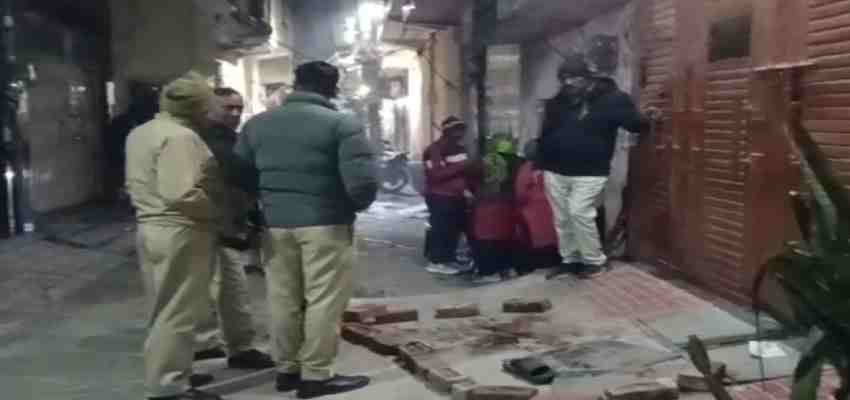 
							Delhi News: दिल्ली में पार्किंग विवाद को लेकर चली गोली, युवक गंभीर रुप से घायल