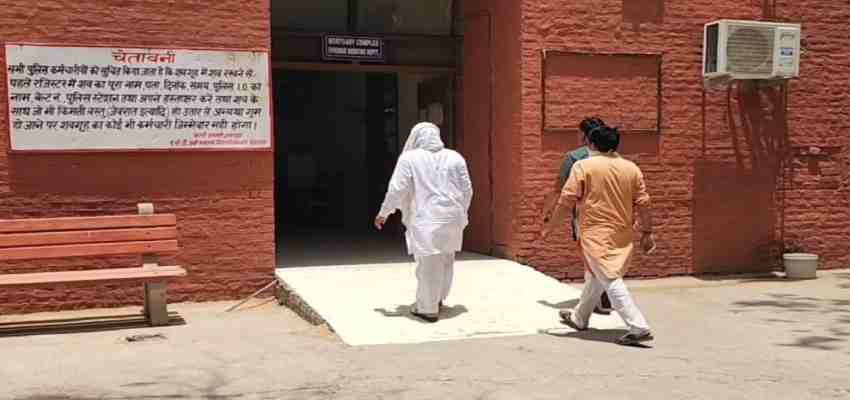 HARYANA NEWS: रोहतक में एक तीन बहनों के भाई को चाकू मारकर की हत्या, घर से मृतक अंकित फूल लेने के लिए निकला था