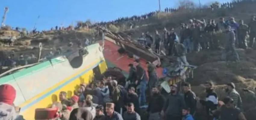 हिमाचल प्रदेश में बड़ा सड़क हादसा, सिरमौर में बस खाई में गिरी, 8 की मौत, 5 घायल